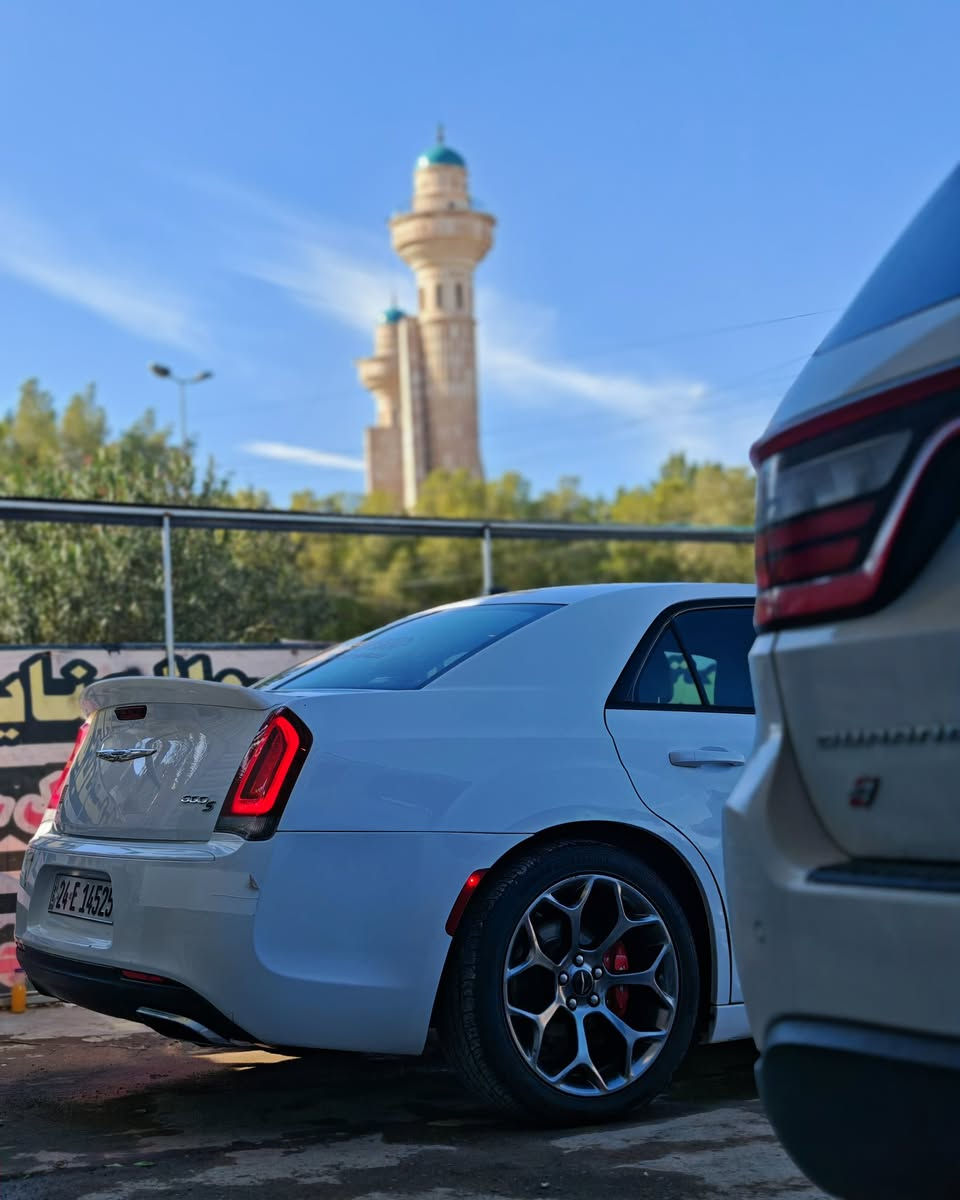 السلام عليكم اوبامه فول موصفات 300s 2017بستثناء اشاير بلمري كلين تايتل بستثناء الجاملغ الأمامي عكس الساق شبر كلير   ماشيه تلاثه وتسعين***********/***********
