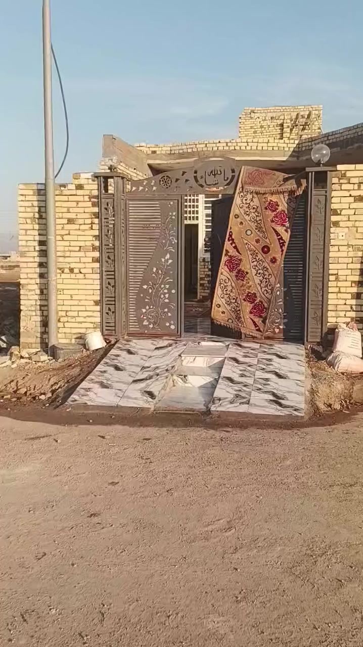 السلام عليكم موجود بيت للبيع في مجمع الكرار زراعي سند 25 المساحة 250 متر للاستفسار  الاتصال على الرقم *********** ملاحظة مستعجل ع البيع
