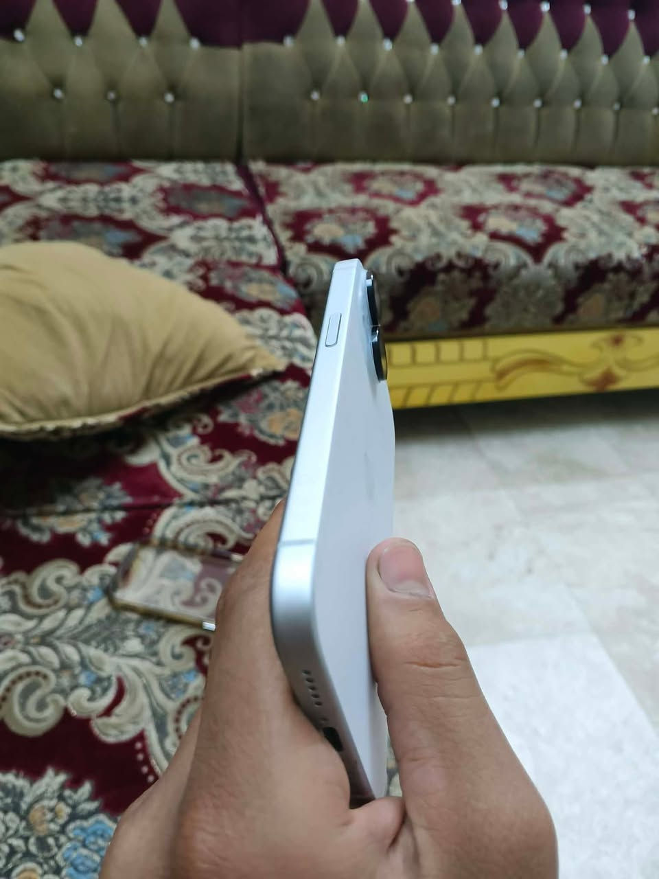 السلام عليكم 
ايفون ١٥ عادي 
بطاريه ٨٦ بلاد
شرق اوسط
مشحون٦٨٧  
ذاكره ٢٥٦
سعر ٧٠٠ 
جهاز نظيف حيلل 
للستفسار *********** واتساب 
 عنوان بغداد الحريه 

‭
