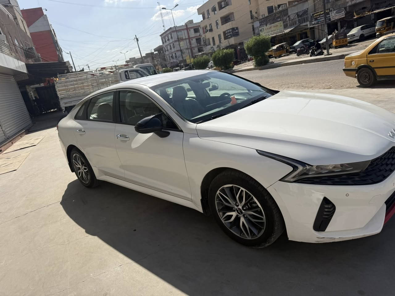 K5 خليجية
K5 موديل 2022 خليجي كلين تايتل بدون قطرة صبغ فقط يحتاج بارد اماكن موضح بالصور

محرك 2000 دووش
كير AT
داخل جلد ابيض
مود درايف 5 وضعيات قيادة
مثبت كروس سرعة
كشن كهرباء
لايتات كشاف ضباب
رادار امامي
رادار خلفي
مري شفط
حماية سرقة
آبل كاربلاي 
تبريد امامي خلفي منفصل
فتح صندوق ذكي عند الاقتراب 
ترحيب اثناءءتشغيل سيارة
كامرة داش كام داخلي وخارجي امامي خلفي
حساس ضغط الاطارات
ABS مانع انزلاق
سيارة خير من الله كلش نضيفة وجديدة مال جناي 
مكان شارع بغداد الربيع الحرية
 السعر 173 وبي مجال لشراي
رقم اربيل وسيارة بأسمي تحويل ثاني يوم


**إذا كنت صاحب هذا الإعلان وتريد حذفه لأي سبب، رجاءا أرسل رسالة إلى الدعم الفني**