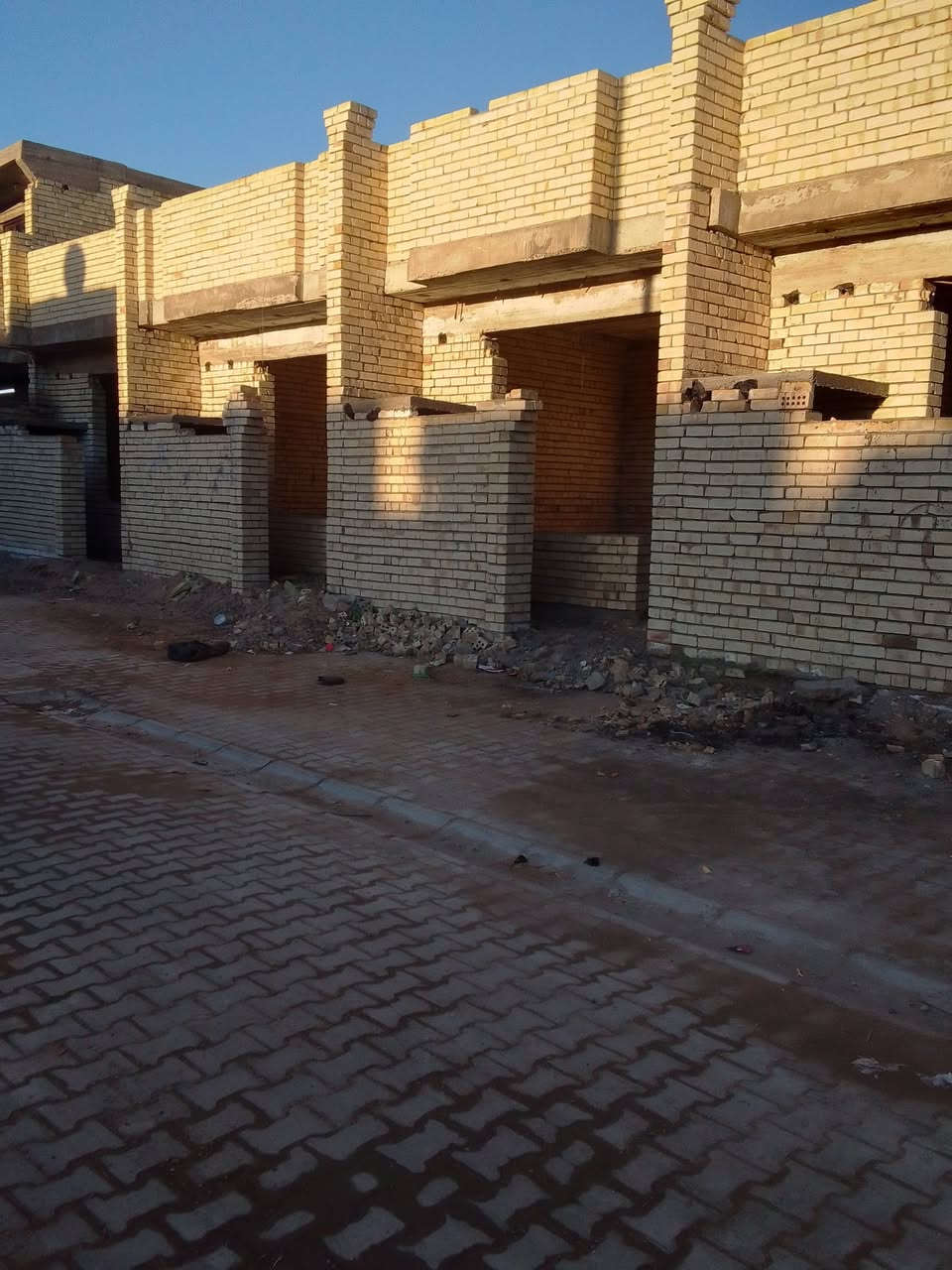 السلام عليكم متوفر هياكل 50داخل الفرع+قطع اراضي للبيع الشعلة الدوانم قرب شارع ابو وسام دلال خدمات كاملة داخل الفرع وشارع ال5كيلو للاستفسار الاتصال ***********
