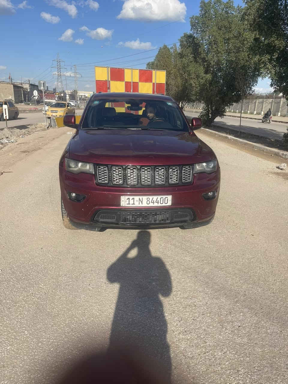 جيب شيروكي 2018 مكينه 3600 سياره نضيفه 100/100 السياره فول الفول ما عده الفتحه شاشه كبيره
صوت بيز
تو ويل
الحادث فقط بنبد
مكفوله من كلشي 
السعر 210
ستفسار ***********#
