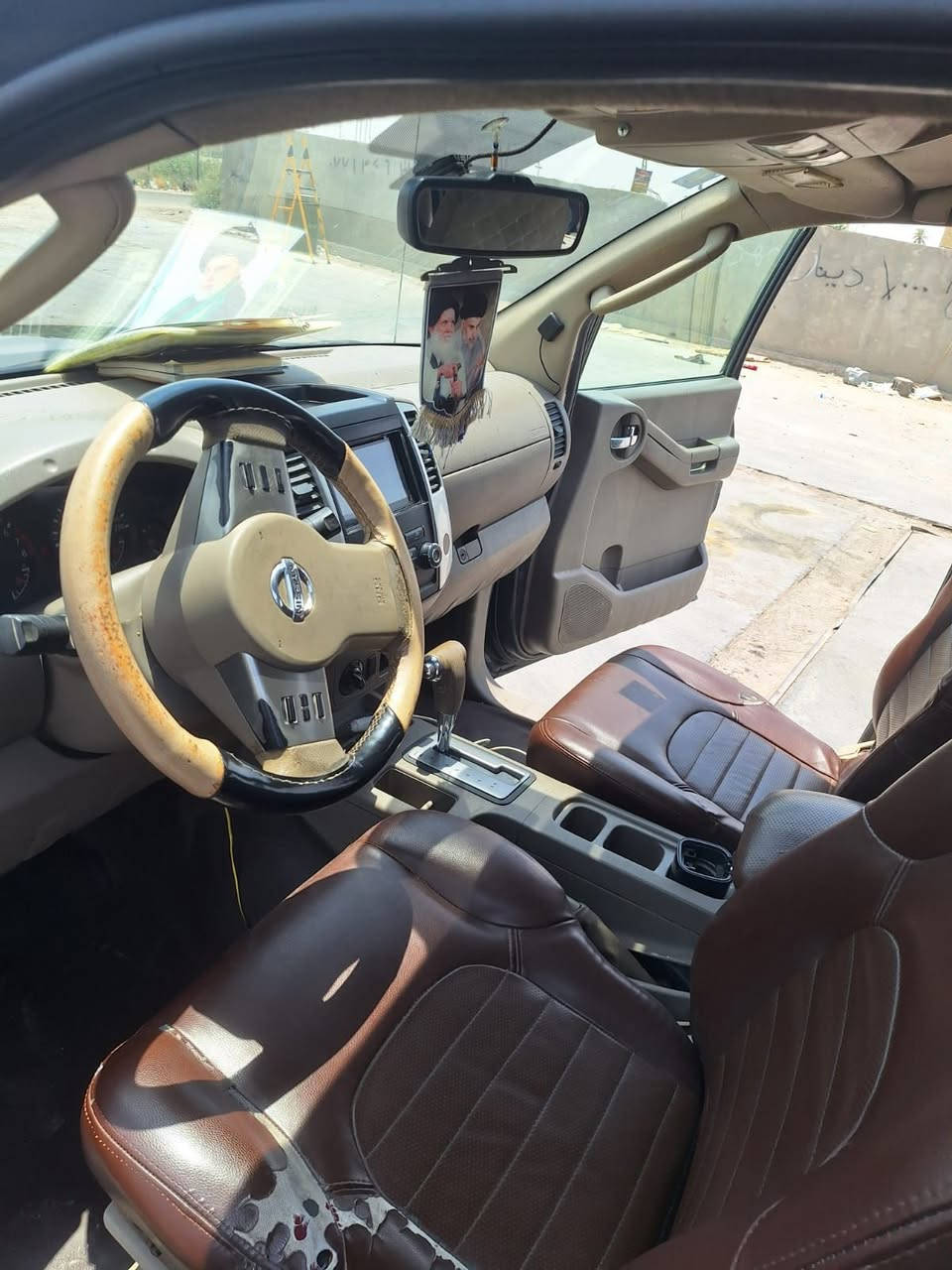 سلام عليكم 
نسيان اكسترا موديل 2009  
وارد خليجي فورويل تخم تاير جديد حداديه زينه بيهة ضربه جاملغ وشويه من البنيد بل عراق 
 سعر 85 وبيه مجال 
للاستفسار الاتصال على الرقم 
***********
***********
