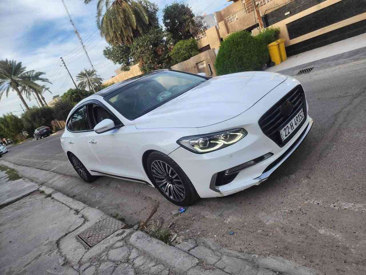 🔥 للبيع هيونداي أزيرا 2018 خليجي بسعر مناسب جداً جداً – فول مواصفات 🔥
✔️ محرك 6 سلندر V6 قوي وناعم بالأداء
✔️ تشغيل بصمة ودخول ذكي
✔️ شاشة كبيرة مع نظام ملاحة
✔️ كاميرا خلفية وحساسات أمامية وخلفية
✔️ كاميرات 360 درجة
✔️ مقاعد جلد كهربائية مع تبريد وتسخين
✔️ ذاكرة للمقاعد
✔️ فتحة سقف بانوراما
✔️ مثبت سرعة ذكي
✔️ نظام المحافظة على المسار
✔️ إضاءة LED أمامية وخلفية
✔️ ستائر خلفية كهربائية
✔️ نظام صوتي فاخر
✔️ جنوط وكالة رياضية
✔️ السيارة نظيفة جداً وجاهزة للاستخدام

السياره بانزين بلادي جاهزه  من كلشي رقم اربيل بأسمي شخصيا مكفوله السياره بيها مكانين صبغ شي بسيط جدا موضح بالصور السيارة ناصبه وبالحقيقه بعد احلا 
للاستفسار ***********
