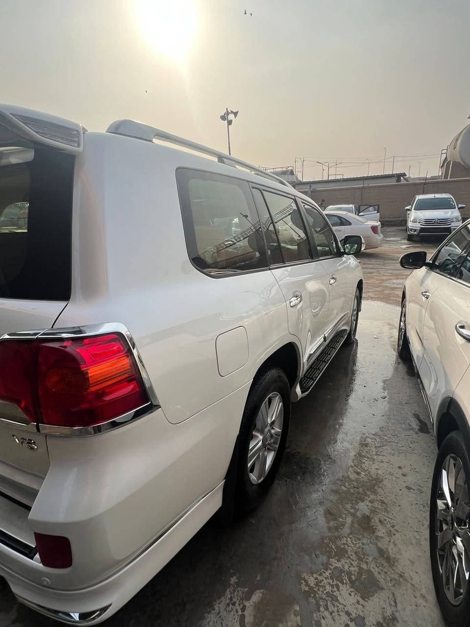 السلام عليكم
لاند كروز 2013 مكفوله من الصبغ بيها بارد قليل والسونار موجود
ماشيه 200 السياره جديده مال بيت نضيفه كلش
سعرها 360 وبيها مجال قليل
التواصل ***********
مكاني سماوه
