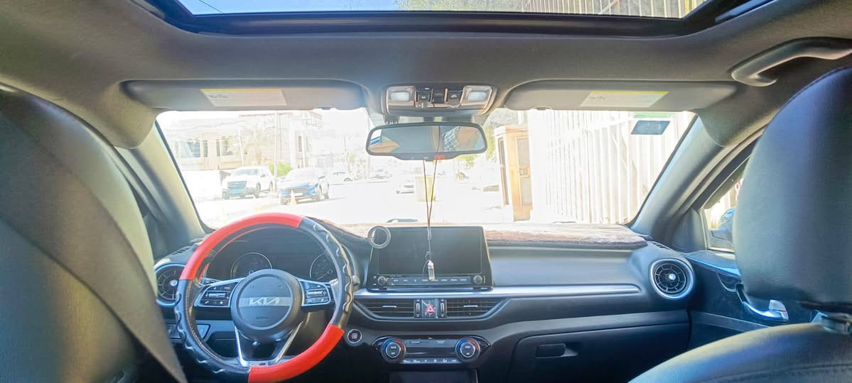 سلام عليكم
سياره فورتي موديل 23
جيتي لاين 1/1
حادثه مرفق بل صور بدون يرباك
مكان بغداد شارع حيفاء 
الرقم ***********
