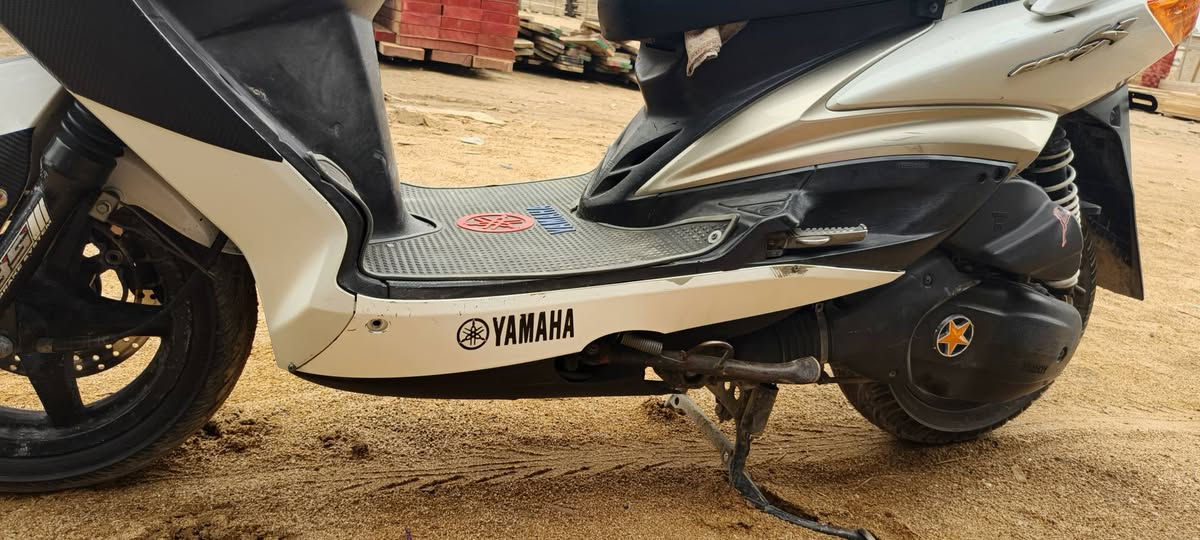 سلام سكنس فحل طلاعات نوزل ختم واحد ويا مكينه دراجه خير من الله شلعه معدل مكينه ناعمه ما مفتوحة مكفوله كفاله عامه من كلشي من فتح من اي خلل بيه ضمانك سبوع كامل دراجه مامتعوبه مال جناي دهن كل 20يوم ابدله بانزين محسن ياخذه يترحملي بيه الله شاهد جناي بيه خير يدلل مو جناي ما تخدمك  سعر خاص صراحه دراجه بل واقع احله بهواي مكاني البصرة قضاء الهوير رقمي ***********
وساب بس ***********❤
