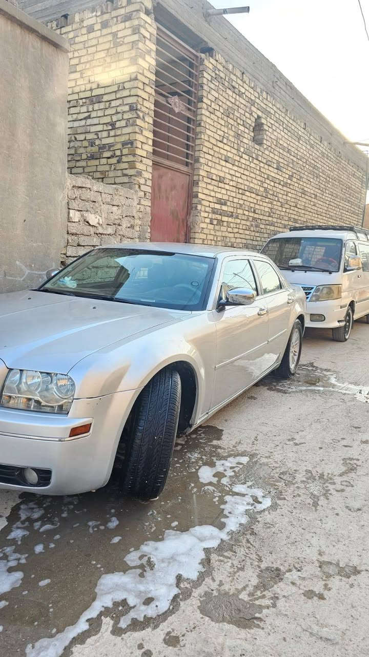 كلايسراوباما موديل 2010 اصل 3جوكات 2700  بيع مستعجل جاملغ الصدر صبع فقط تبديل بابين تريد وكاله تريد مداور  السعر 120 بيه مجال مكان السياره بابل ***********
