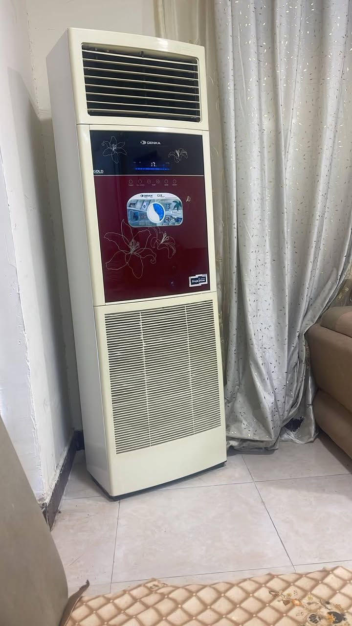 سبلت كنتوري 3طن سنكل فيز
سبلت مشدود تجي تفحص وتاخذه
برودته ثلج كامل  وبعده جديد
السعر ٤٥٠
***********
