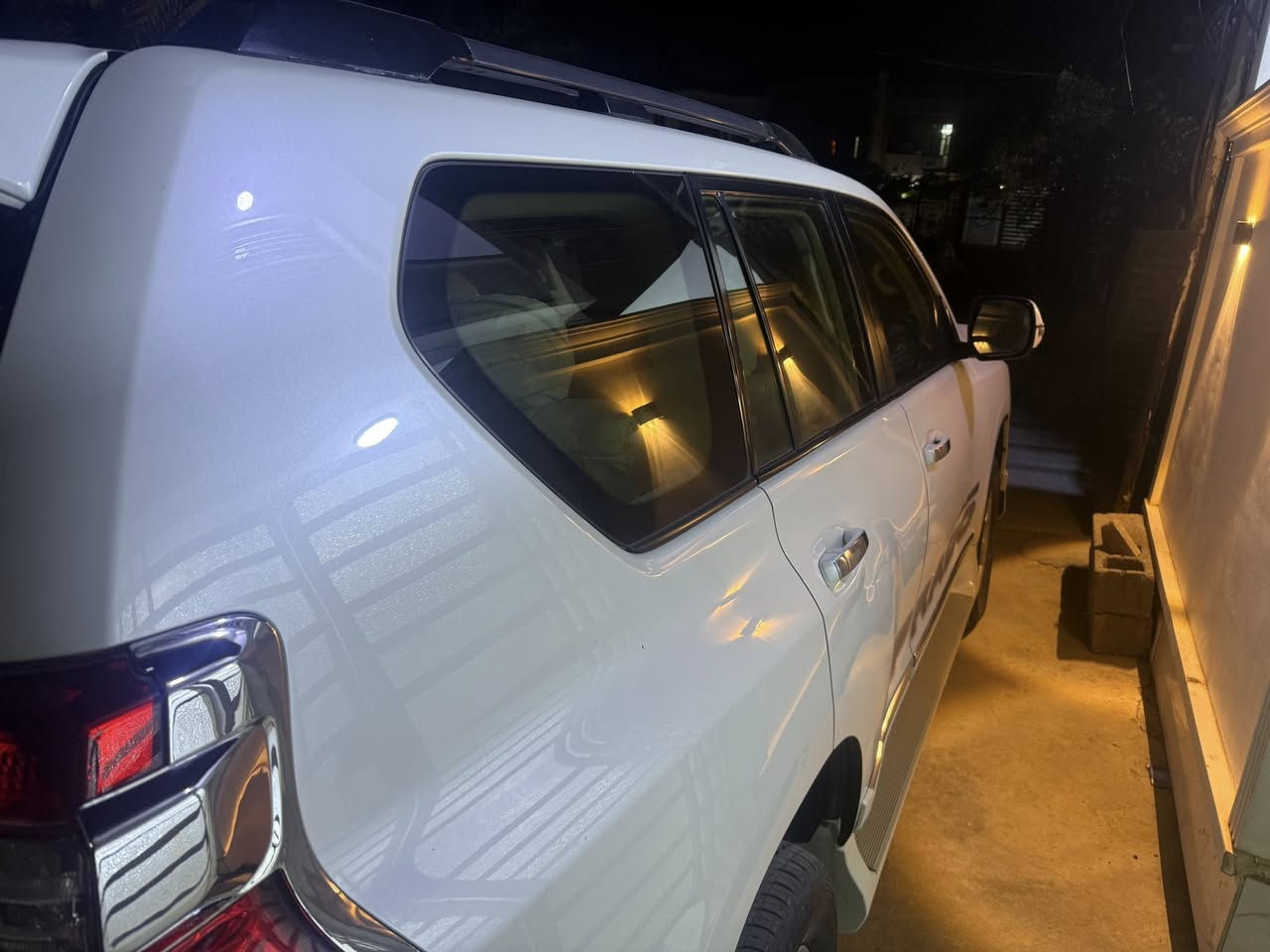 السلام عليكم برادو 2011محدث 14 للبيع TXL سته سلندر رقم بغداد هزه وسنويه جديده مكفوله من الصبغ والتبديل ***********
