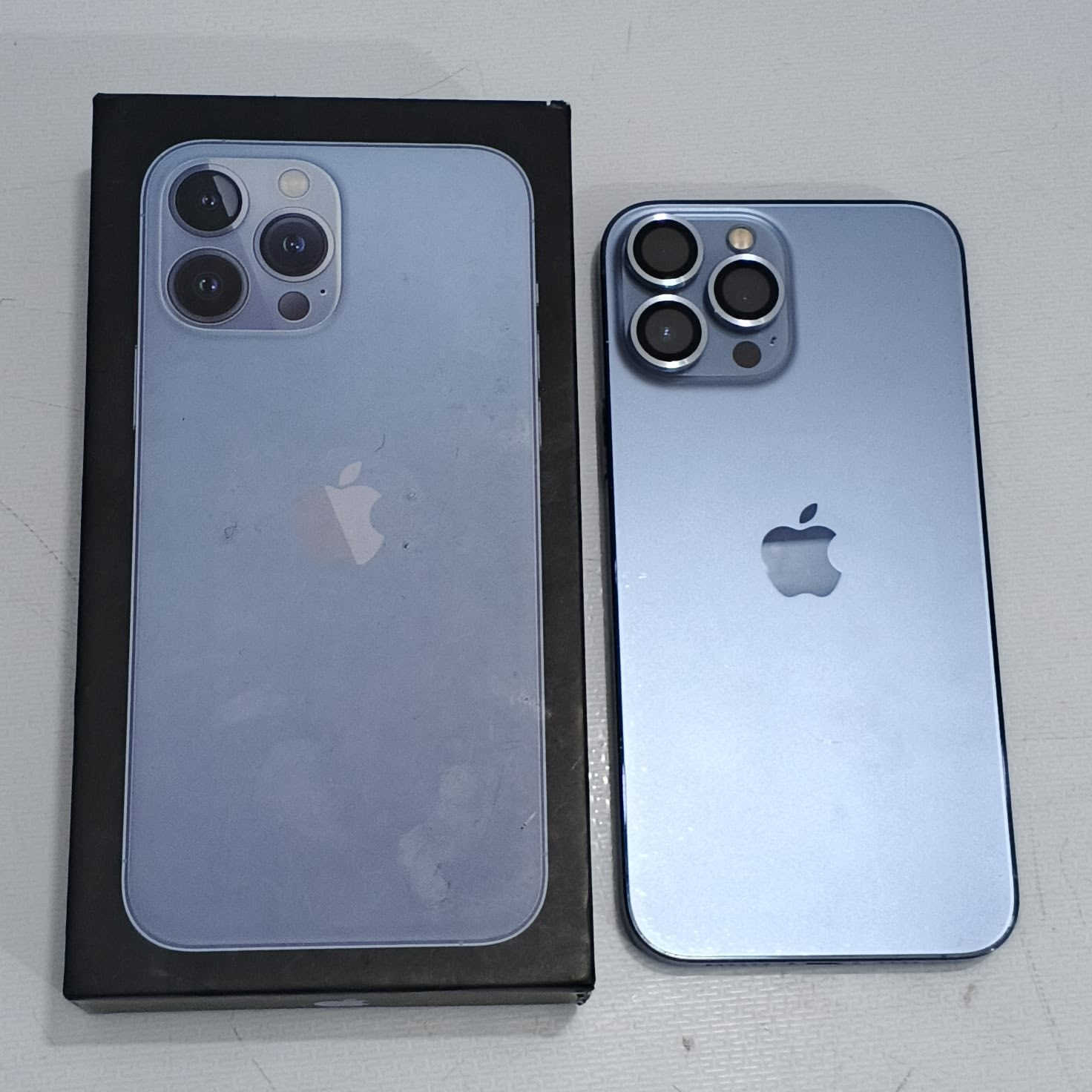 ‏iPhone 13 Pro Max 

ذاكرة ٢٥٦ 
بطارية ٩٦ 
فيس ايدي شغال 
فقط فطر بالكلاس ممبين ولا مأثر 
مكفول من العطل 

سعره ٥٥٠ بي مجال 
كوت مركز المدينة 
***********
