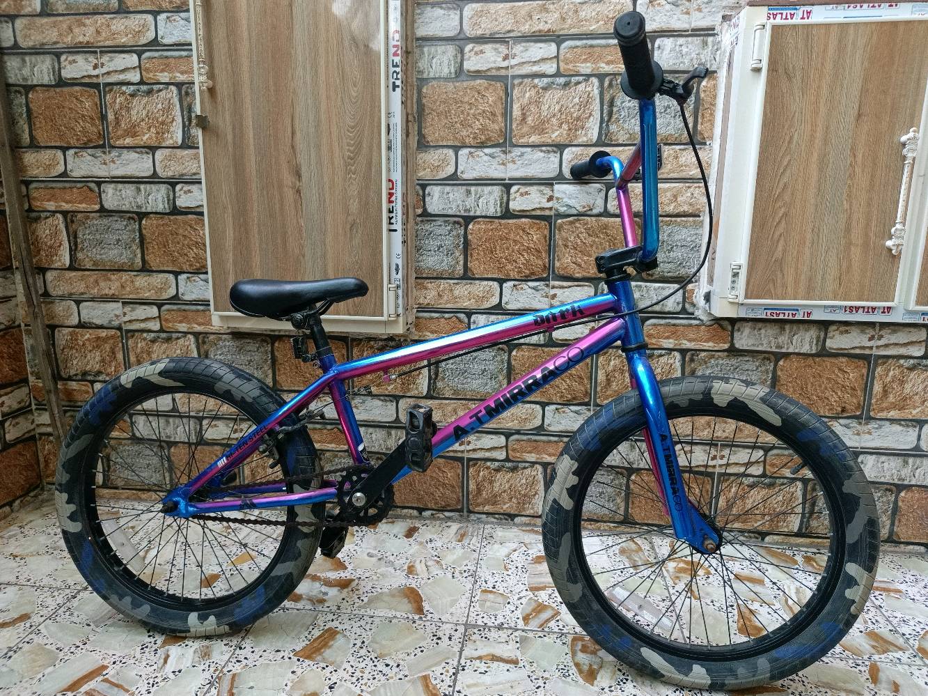‏سلام عليكم بايسكل للبيع نوع bmx سبع الوان  GT مال حركات امريكي تايره موشم سعر ١٩٠ وبي مجال المكان بغداد مدينه الصدر والتواصل واتساب هذا الرقم. "***********