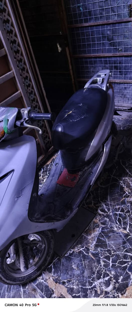 إسلام عليكم دراجه ٦٠ عصفوريه نكره سلف مكينه ما مفتوحه كابريتر ابلادي كلشي ما عوزها هندر شغال اشاير هورن دبليو كلها شغاله الدراجه
امراوس امراوس اشعندك نزل مكاني بغداد مدينه الصدر

***********
وتساب
