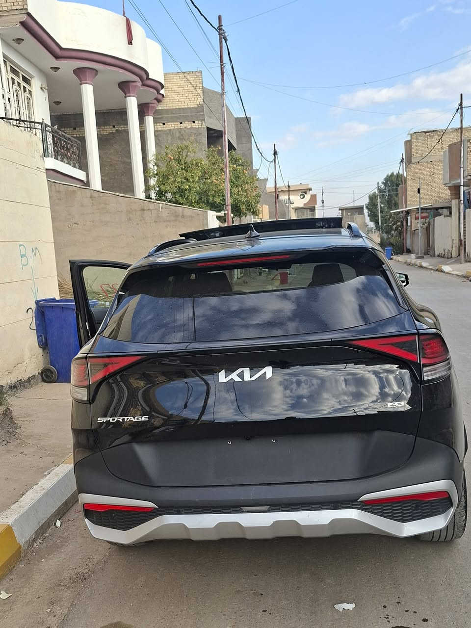 كيا اسبورتج مديل ٢٥ وارد امريكي فول بصمه بنوراما كشنات جلد كشن كهرباءتدفئه بلكشنات رادارامامي رادارات بلمري اشاير بلمري تشغيل عن بعد حساس خلفي كامره دواره فور ويل جنطه كهرباء مكينه ٢٥٠٠ جي دي حادث جاملغ وبنيد مبدلات بدون دواخل شاصي لغد كفاله مرقمه واسط شهداء وكاله عامه مطلقه ا  صور الحادث بلمنشور *********** مكان السياره قضاء الصويرة
