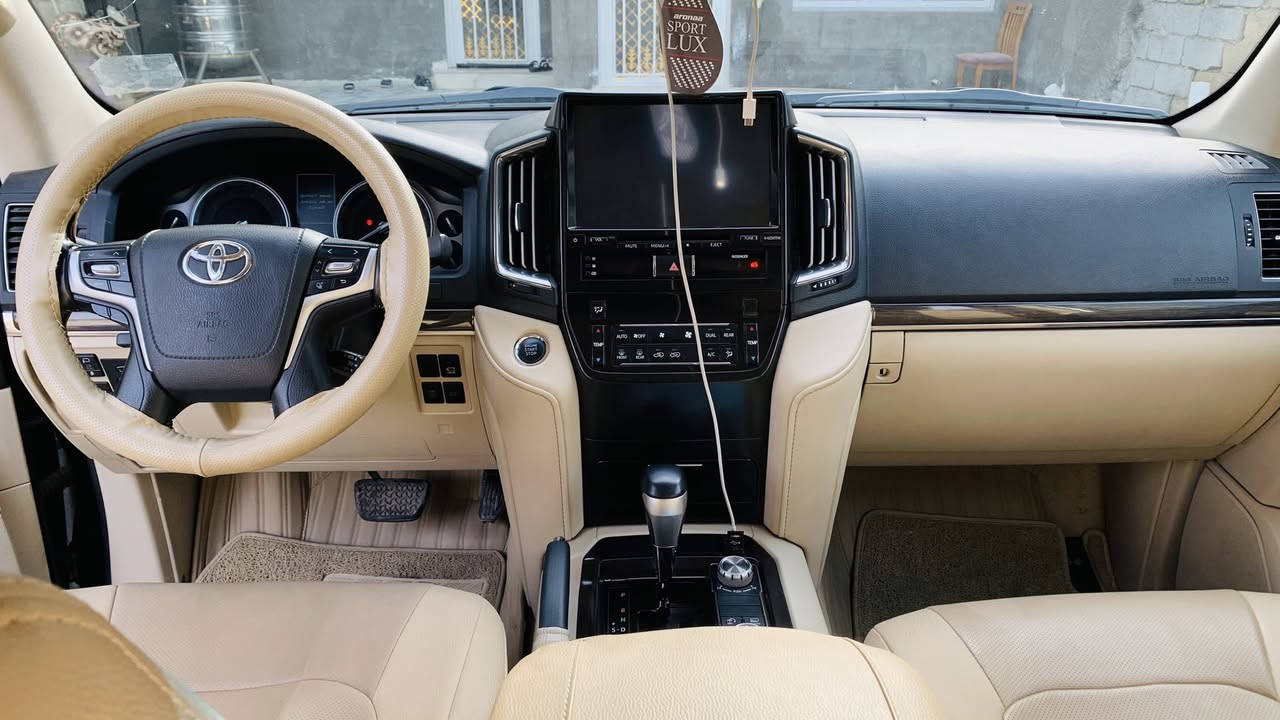 سلام عليكم لاندكروز 2021 GXR  ابريم اصل رقم بغداد فول مواصفات
١ بصمة 
٢ فتحة 
٣ فول تحكم 
٤ شاشه كبيره 
٥ شحن لاسلكي
٦ كشنات تدفئة تبريد 
فول للاخير بعد هواي مواصفات بيها معروفه مواصفاتها
للستفسار اكثر اتصل ع الرقم 
***********
***********

مكلف بلنشر
