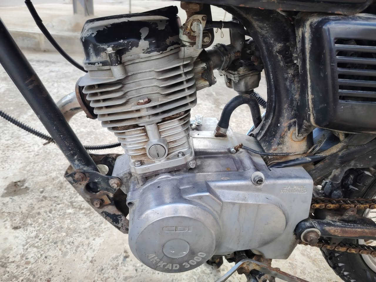 ماطور للبيع معمر جديد اربع تسعات تايرات جدد السعر ٢٠٠ وبيها مجال رقم الموبايل بي واتساب *********** موصل الأيمن
