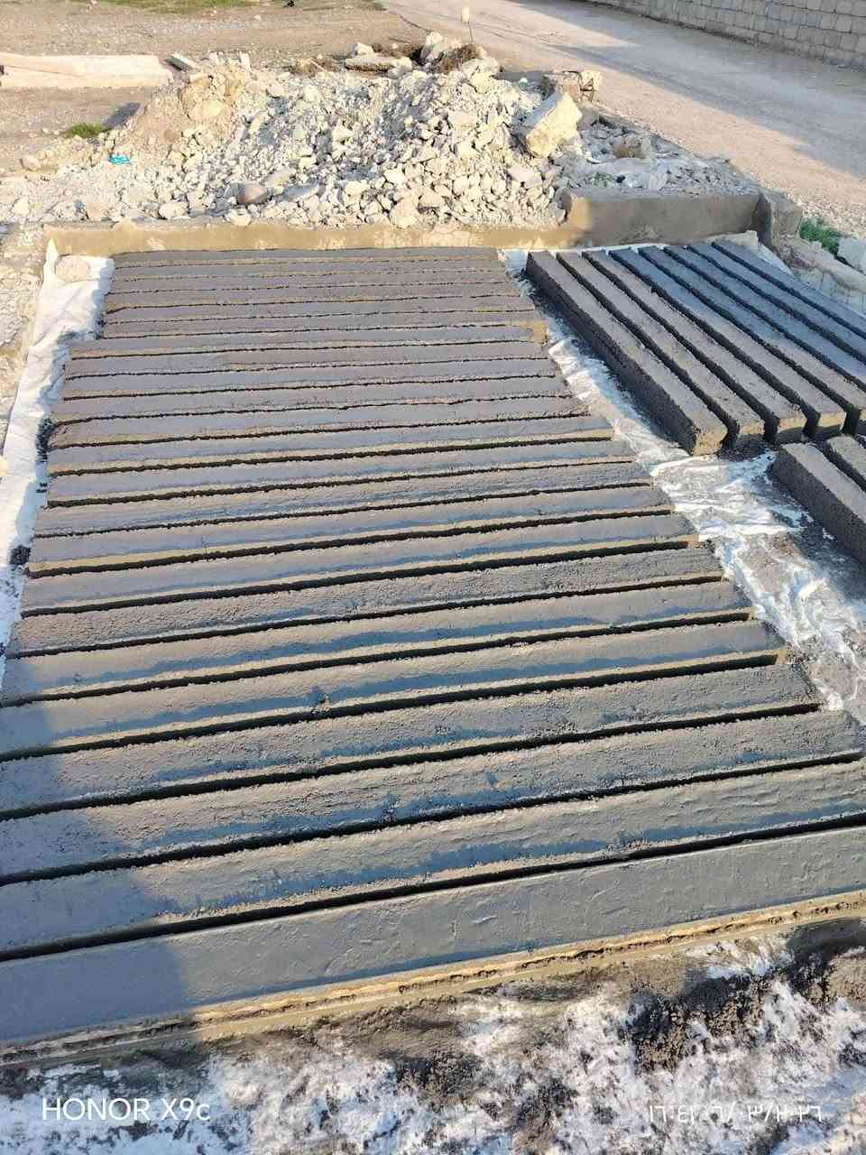 السلام عليكم يوجد لدينا دنگ سياج للبيع الكمية مفتوحة الطول 2متر المكان جنوب الموصل ناحية الشورة قرب خزان الماء الاستفسار على الرقم ***********
