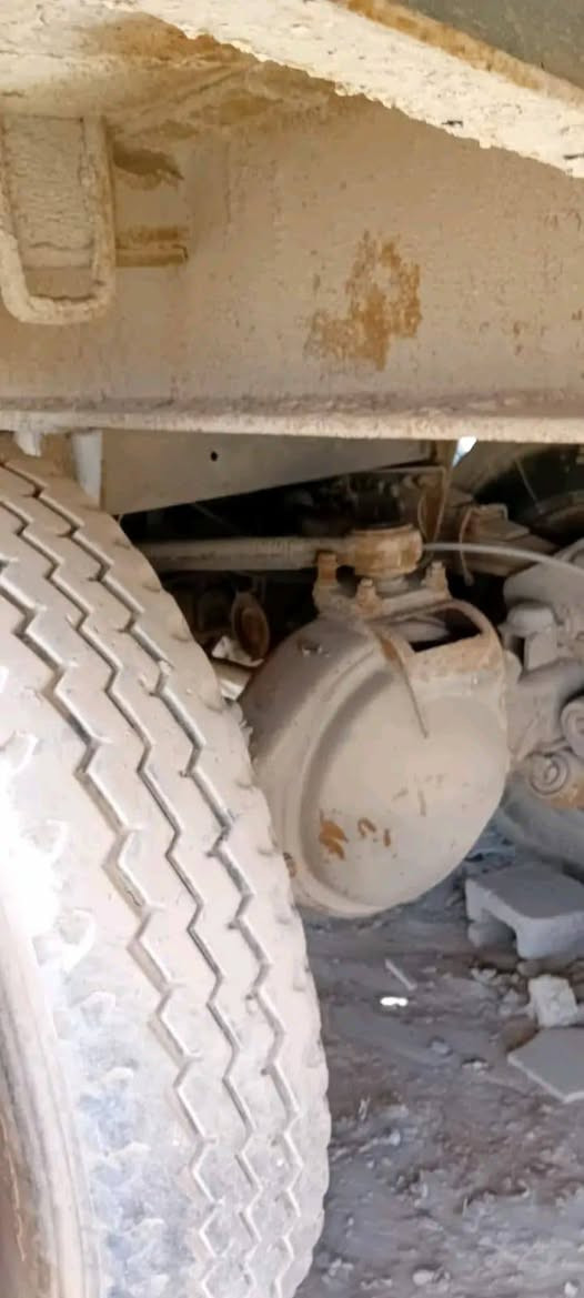 بسم الله الرحمن الرحيم.                               رقم 5
اعيد نشر بسسب وعود كاذبه

سلام عليكم  مدير كروب َمحترم

عربانه عمل محلي جناب ذات جوانب متحركه

يعني صير فلات

طول ١٢مترو ١٠سم

ارتفاع215 متر تقريبنا

تحمل حنطه 52 طن تقريبا

مجموعه فولفو دنكيرين

بيه مكان و قواعد للدنكير 3

تايرات ٢٤/١٢٠٠ نضافه ٢٥٪  5500$وبيه مجال بسيط

مكانه بغداد عوريج قرب دائره مرور تسقيط

مقابل مخابز بابا الاغى

اي استفسار مراسله ابو عبد الله على واتساب

ابو عبد الله

***********

جمال ابو حسام ***********

واتساب
