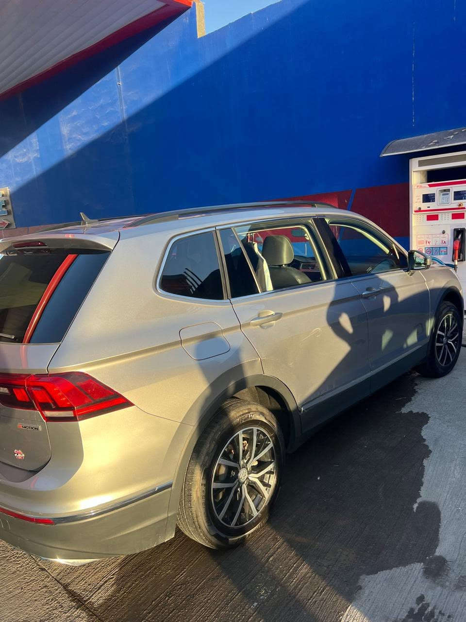 للبيع او مراوس باامريكي ٧ راكب
فولكس واكن تيكوان 
موديل ٢٠٢١ 
فول مواصفات ار لاين
محرك ٢٠٠٠ تيربو 
ماشيه ٧٠ الف ميل
٥ راكب 
بانوراما 
كار بلي 
رادار 
وبعد بيهه هواي مواصفات 
الضرر باب السايق من جوه والجاملغ الايسر من الاخير بجم كبس 
سياره جاهزه من كلشي 
رقم اربيل تحويل ثاني يوم 
السعر ١٥٧ وبيهه مجال بسيط 
مكان السياره بغداد / حي الجامعه
للاستفسار اتصل ***********
