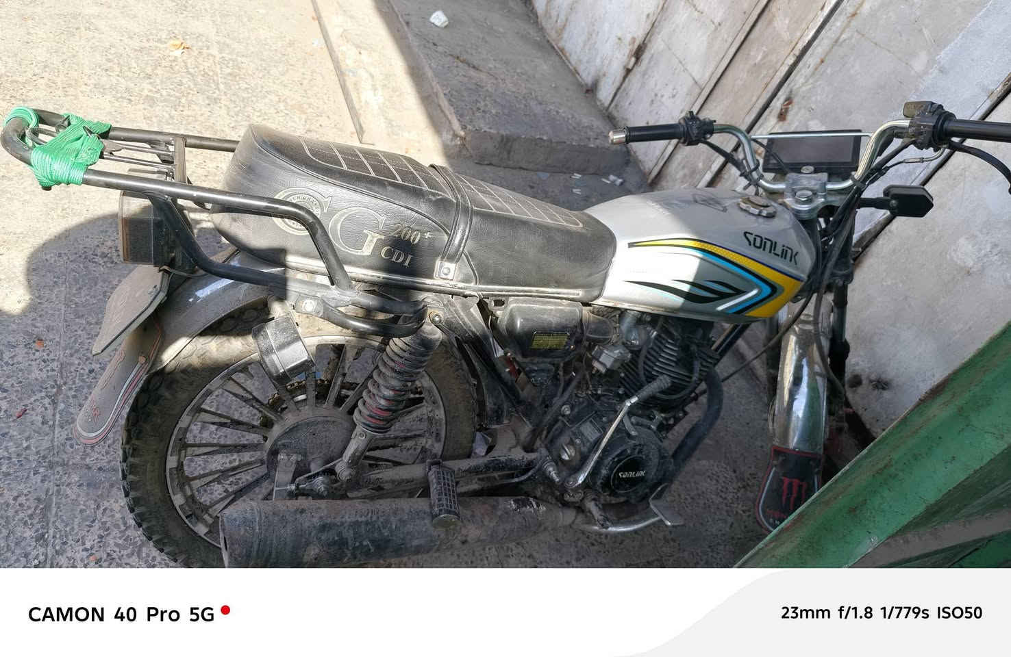 دراجه ايراني5كير  مبيها اي نقص  
محرك200 بصمة 2وسويج2
اوراق معرض مابيها كمرك
ب700 وبيها مجال قليل 
بغداد مدينة الصدر 
دراجه جديد عوزه غسل
***********
