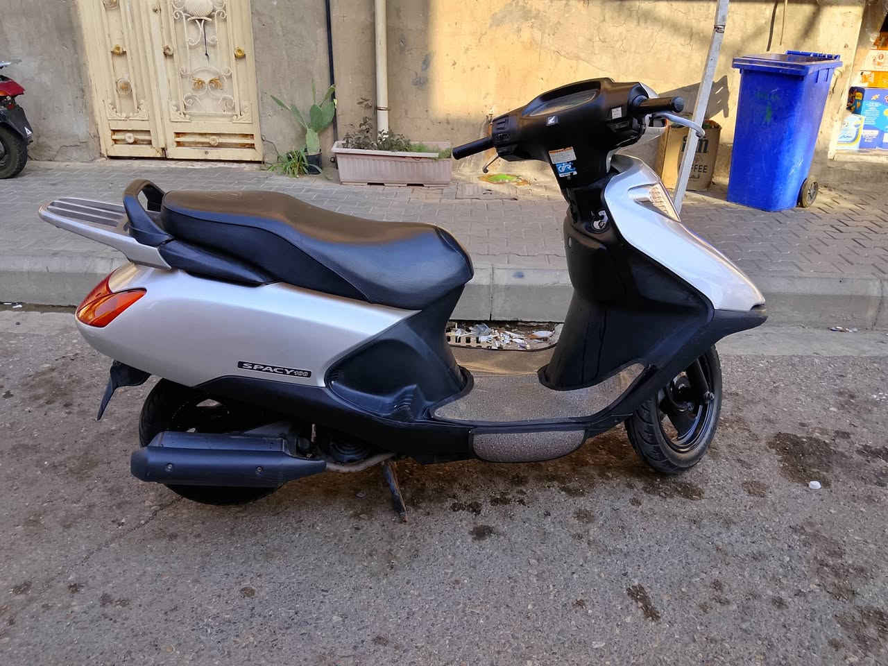 للبيع رنبه مكفوله كفاله عامه صار شهر نازله رنبه ماشيه 8000 دراجه جديده شراي اتصل *********** مكاني كوت شرقيه

