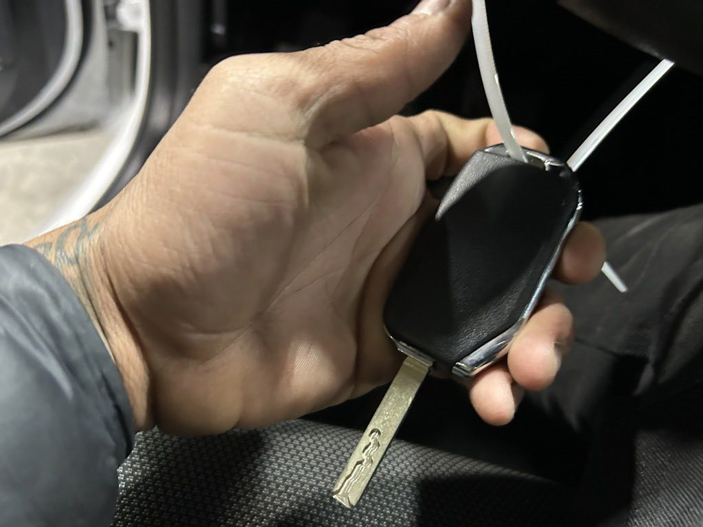 السلام عليكم لبيع فقط
فورتي موديل 2024
مرقمه بغداد
السعر 171 بيه مجال بصيط 
العنوان بغداد الحريه
الرقم ***********
حادثه فقط دعاميه
