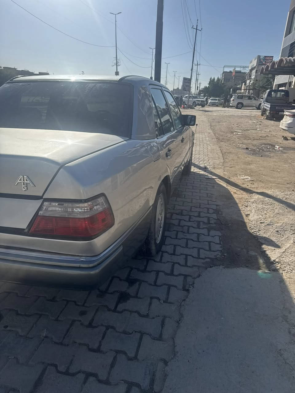 السلام عليكم مارسدس دب مديل 1988محور بطه 3000 سياره جاهزة وحلوة ومابيه نقص السعر 48 وبيه مجال مامتواجد فيس 
***********
