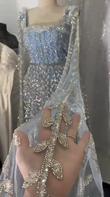 مراحب يااعروسات الجميلات فساتين خليجي كوالتي وجمال وفخامه اي عرووس ببالها اي فستان اكدر اوفره الكم شوف الموديلات المتوفره و شنو من جمال اتمنى تنال أعجابكم ورئيكم يهمني  يوجد توصيل لكافه محافظات العراق 5🚚🚚


**إذا كنت صاحب هذا الإعلان وتريد حذفه لأي سبب، رجاءا أرسل رسالة إلى الدعم الفني**