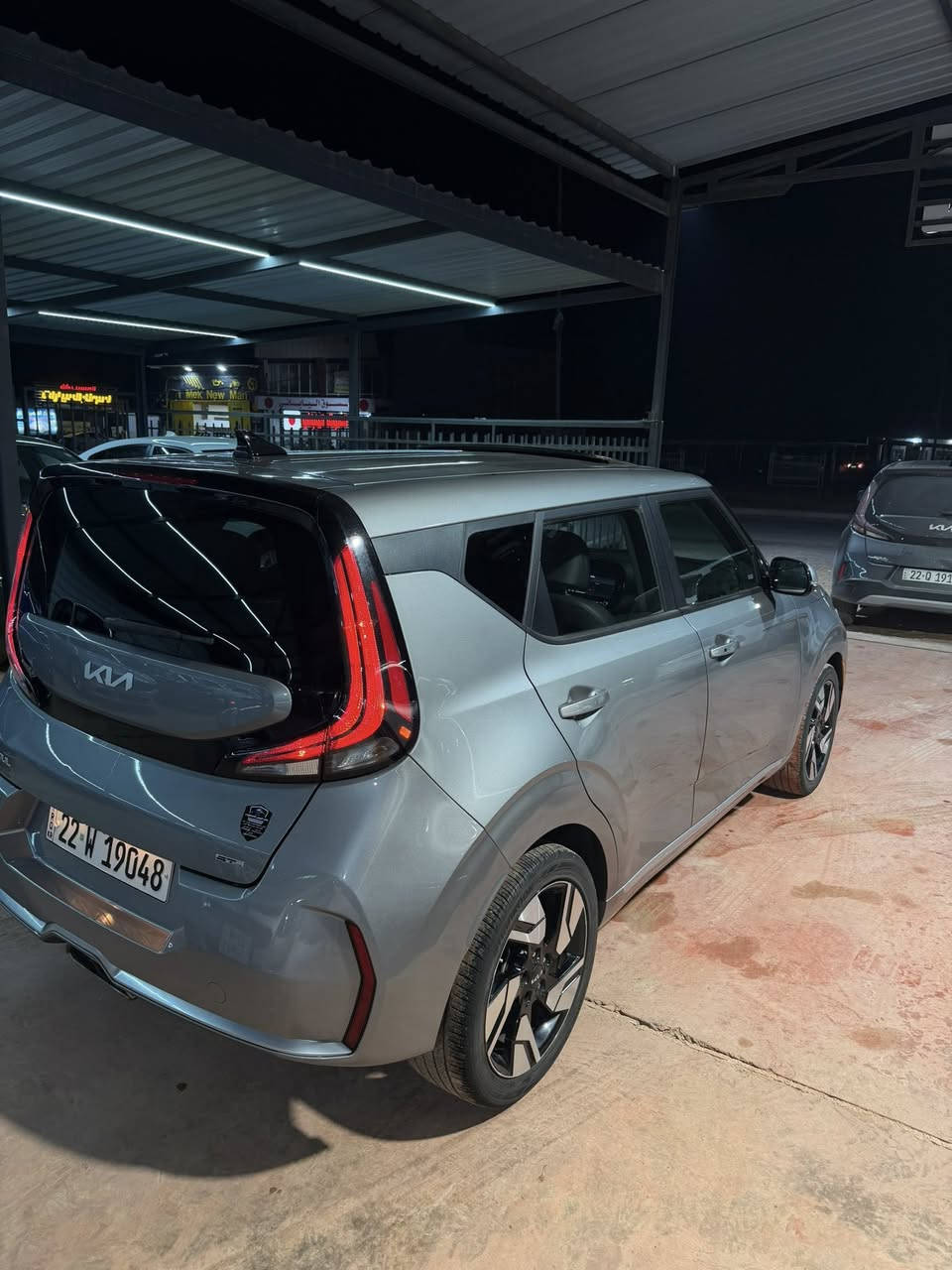 السلام عليكم
للبيع كيا صول 2023 جيتي لاين فول للأخير

حادث السياره جاملغ جهة السايق مبدل ومصبوغ وبيها بارد بحافة الجاملغ الخلفي موضحات بالصور 

السياره رقم اربيل تحويل او وكاله

مكاني بابل المسيب 
*********** ( خاص او واتساب )
