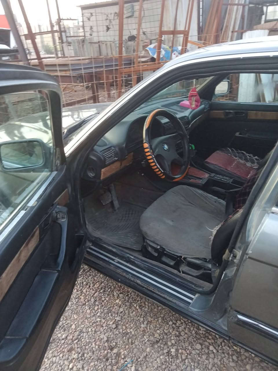 بي ام 735 /1991. سياره كلشي شغال بيهه كهربايات تبريد حداديه جديده كشرتهه كلش حلوه تخم تاير سنويه تنتهي شهر الخامس 2026راعيهه موجود يمي تريد وكاله او مداور سعر30///////***********
