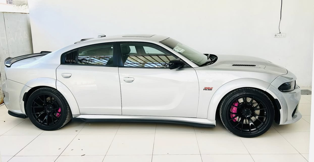 السلام عليكم
دوج جارجر srt 6400وايدبدي بلادي موديل 2021
فول مواصفات 
صور الحادث مرفقه مع المصور
المواصفات
فتحه سقف
داخل الكنتارا وجلد
كشنات ثنين كهرباء
ستيرن كهرباء حرف D
خزن كشنات وستيرن
كشنات اماميه تدفئه تبريد
الكشنات الخلفيه تدفئه
سماعات هارمن كاردن
رادار جانبي وحساسات خلفيه
رادار امامي
دشبول ودواخل دبل خيط الجديد
مكينه كير مكفولات
حداديه جديده تخم تاير جديد
ماشيه 60 الف
السعر 225 وبيها مجال بسيط
المكان كركوك 
*********** واتساب
