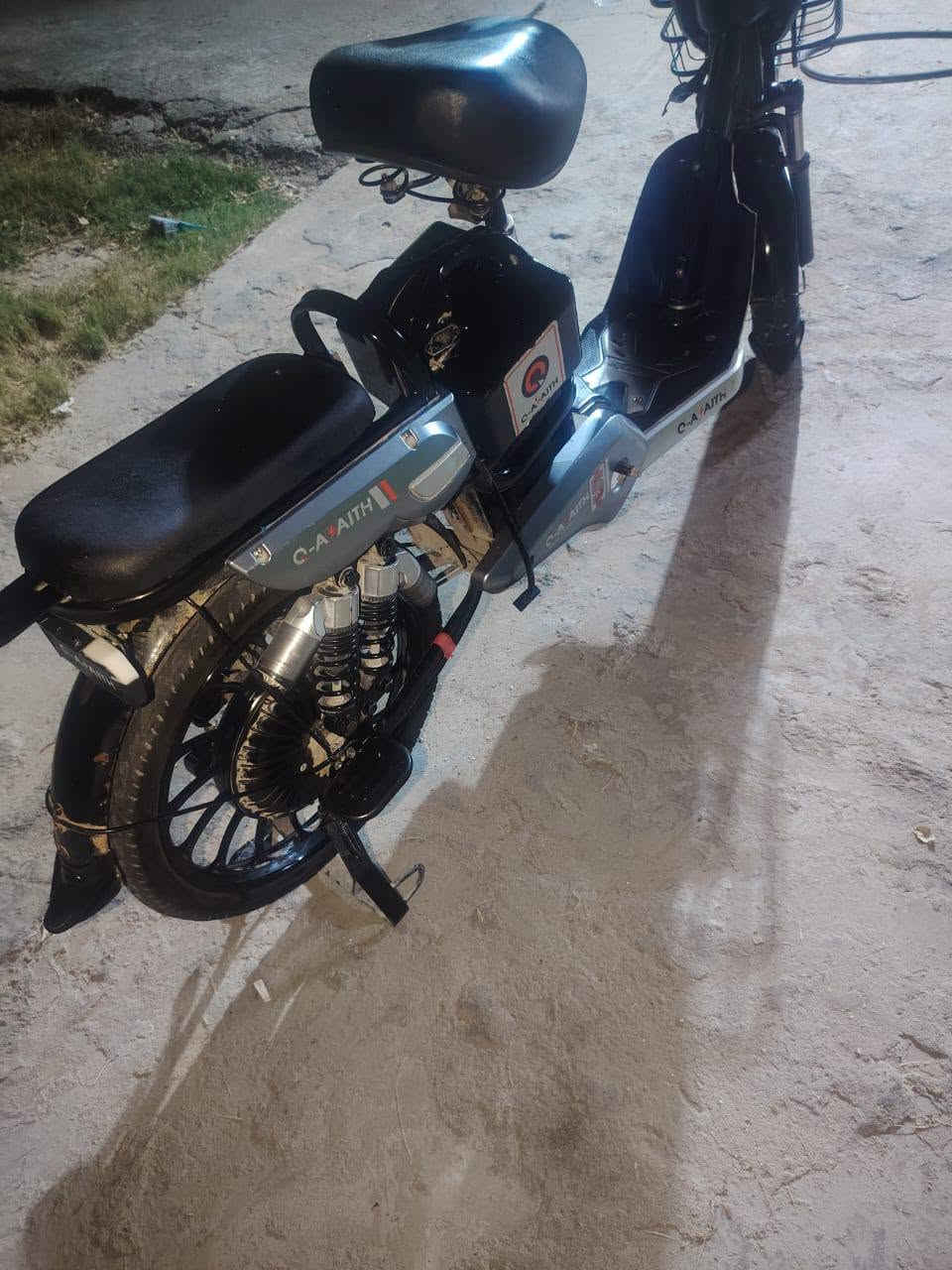 للبيع دراجه شحن 
الرقم ***********
السعر 350وبيه مجال
