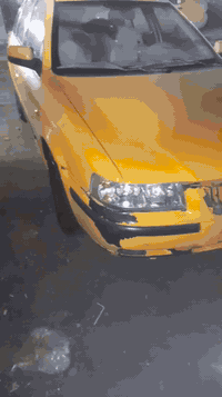 السلام عليكم سياره سمند موديل ٢٠١١ بسمي تحويل ثاني يوم سياره مكفوله من كل شي من الدعاميه للدعاميه تجي وتكلب اوشوف من كير اومحرك اوحداديه اوتخم تايرات سياره امانت الله حلوه مال جني السعر ٣٠ ورقه اوبيها مجال الرقم *********** ولشراي خل ايخابر اويدلل
