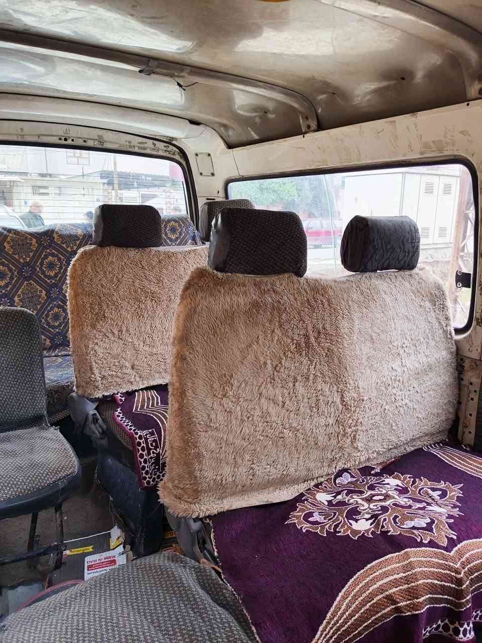 السلام عليكم 
كيا 14 راكب صيني موديل 2008 صاحبها الشرعي ابغداد عنوانه موجود فقط مرابط مكينة كير اكسل نظيف تايرات 4 طخم نظيف باتري نظيف السعر 16 ورقة مكاني موصل للاتصال : ***********
