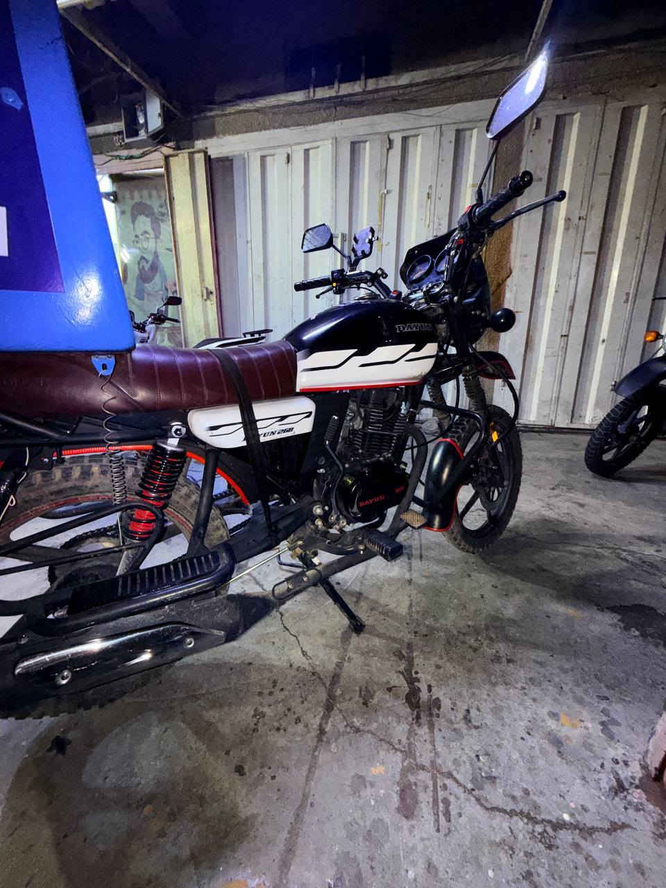 دراجة دايوان جبلي 
رقم بغداد 
موديل 2024 ونازلة بشهر 11 سنة 2025
نظيفة ما مبدل اي شي بيها 
مكينة مكفولة
  2مليون و 600الف وبيها مجال حك الجية
العنوان بغداد 
للاستفسار مراسلة او اتصال ع الرقم 
***********
غير متواجد ع الفيس بوك
