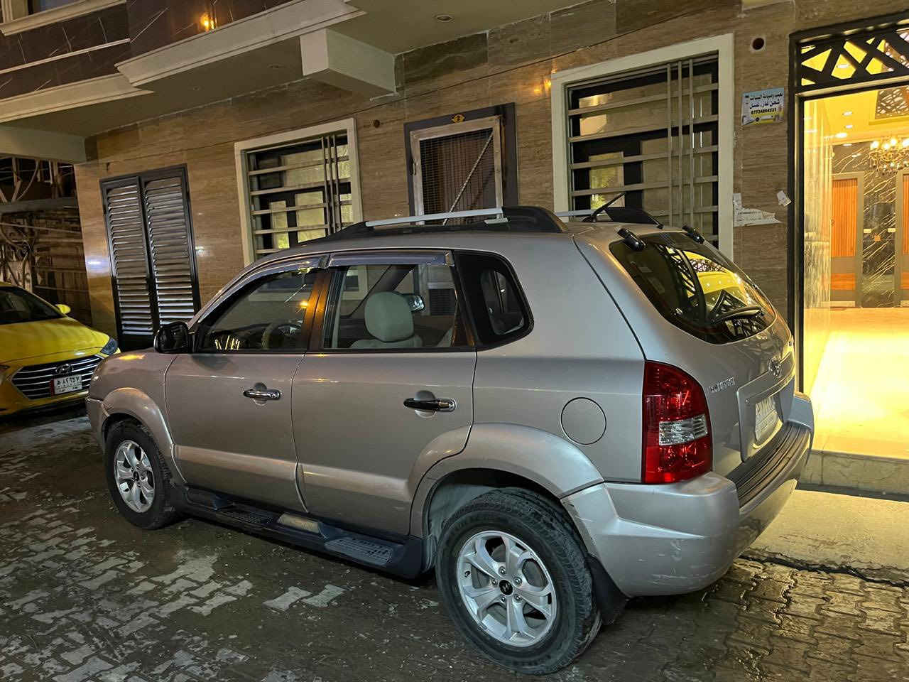 سلام عليكم
هونداي توسان للبيع ٢٠٠٩ خليجي فتحه قماره لون سلفر و محرك ٢٠٠٠ تبريد ثلج صدر مبدل جديد  و محرك و كير نضيفات خير من الله سياره بنيد مبدل نفس الون وجاملغ باب الجنطه شبر بارد رقم بغداد جديد مشروع وطني  سنويه 2030 سياره  عائليه كامل للاستفسار الاتصال *********** او خاص سعر 120 ورقه وبيه مجال بسيط .
