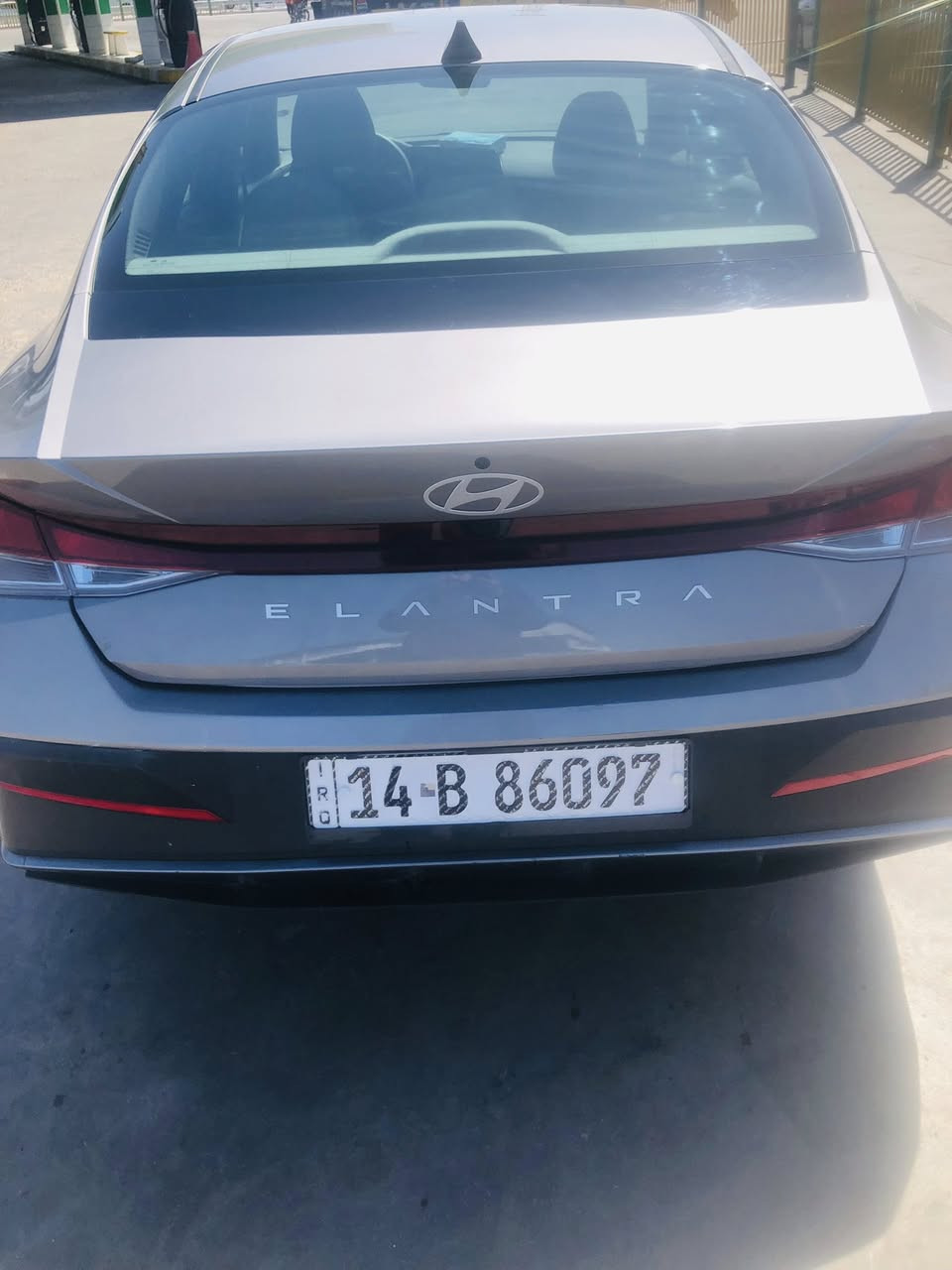 النترا امريكي 24
نص فول سلفري 
بصره بإسمي 
تبديل باب ورا السائق وتعديل جاملق
مكينه كير تبريد كفاله 
بصمه تشغيل عن بعد مع باقي المواصفات المعروفه 
معروضه ب160 وبيها مجال للشراي
تلفون ***********
