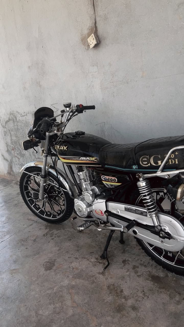 نامي برو محرك 200 موديل 25 سعر 650 وبيها مجال للتصال***********

