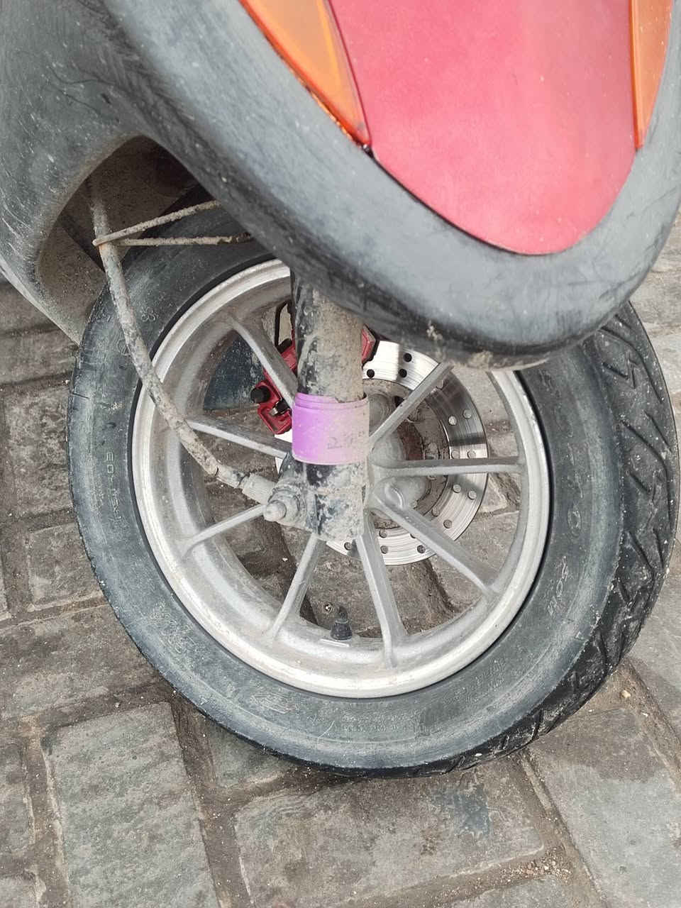 السلام عليكم دراجه ماكس مكفوله  السعر ٦٥٠ مكان بغداد الدوره ***********
