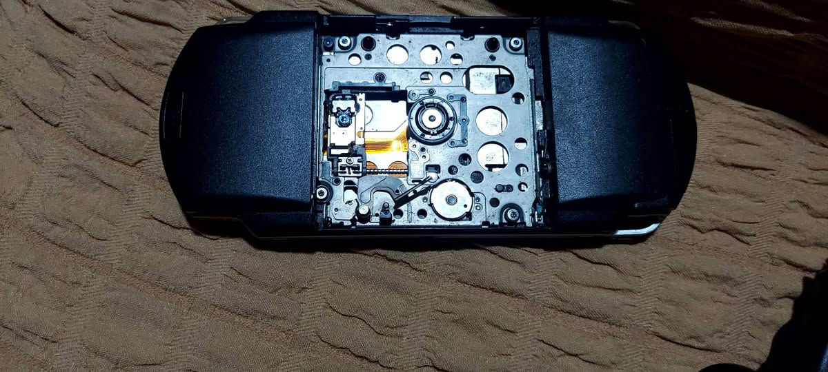 PSP موديل1001
شاشه شغاله وبطاريه وشاحنة بدون ميموري ابيعك على وضعه ب٣٥ الف مكان موصل


**إذا كنت صاحب هذا الإعلان وتريد حذفه لأي سبب، رجاءا أرسل رسالة إلى الدعم الفني**