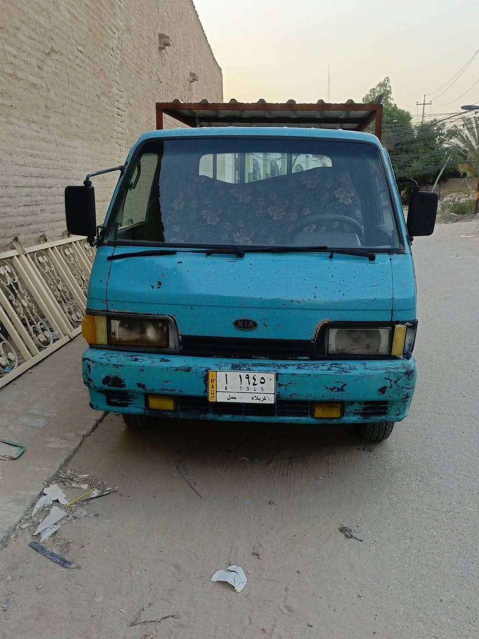 سلام عليكم موديل 93 السنوية لل 28 مداور مباشر سياره كلها اصوليه مابيها اي نقص فقط كشرها تعبان غير متواجد ع فيس فقط ع خط 
السعر 38 قفل ***********
