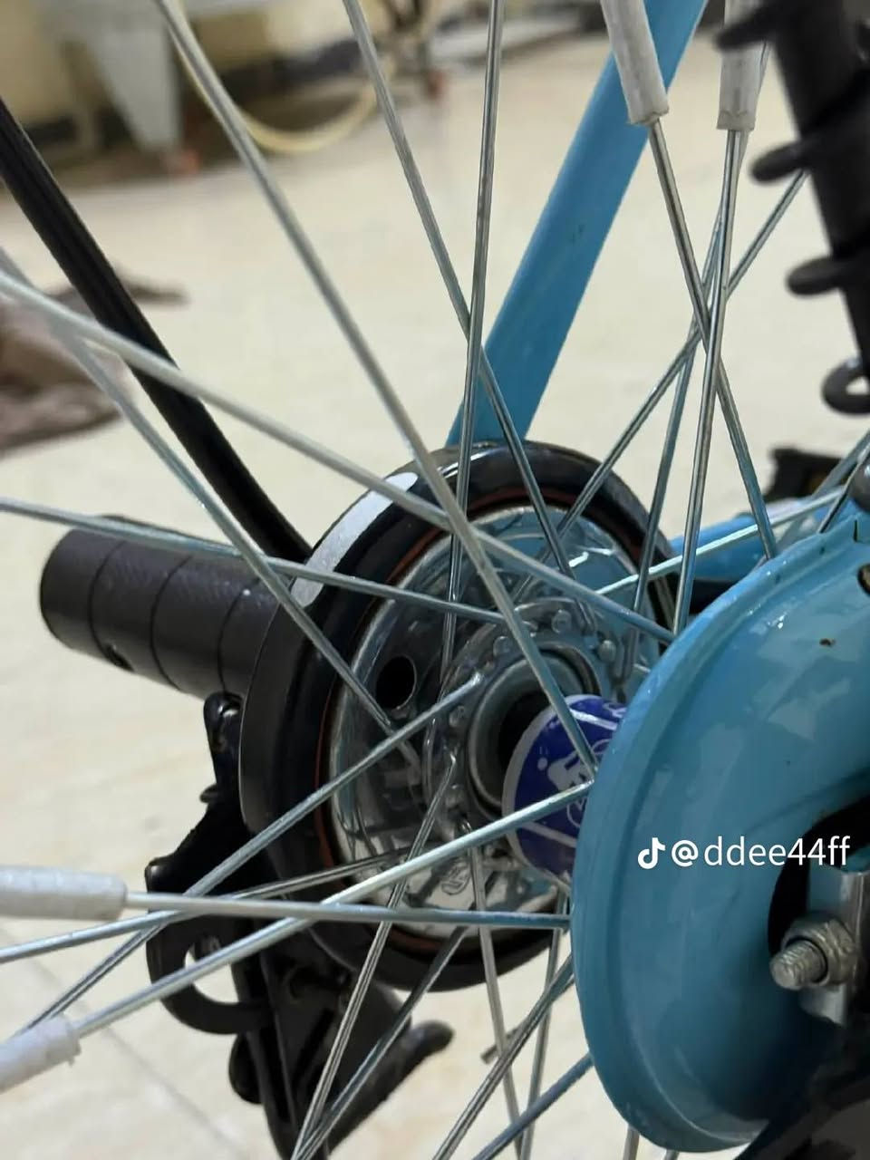 سلام عليكم بايسكل نضيف جدا ياباني الشركه BD موديل 21 مراوس فقط بدون بيع لمواصفات :
درع للمدكر الكدام.
مداكر امامي خلفي.
بريك امامي خلفي.
دسك نوع ٩٠
الاستفسار رقم.***********
