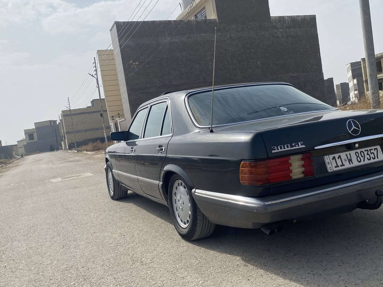 السلام عليكم
مارسدس جامبو 

حجم 300SE

موديل 1988

كير ومكينه بلادي كفاله 

صدر جديد 

تخم تاير جديد 

تخم ويل جديد 

صبغ عام جماليه 

بدون ضربه 

قواعد دبل بلادي 

قواعد شاصي بلادي 

رقم بغداد شرط التحويل 

هوك بلادي 

كشنات كهرباء

جام كهرباء

سلايت طكتين 

اريل كهرباء

غرفه جلد 

سيدي جنجر 

نقص راديتر تبريد ينزل من سعرها 

مكانها بغداد الدوره 

***********

السعر 80وبيها مجال او مراوس بمارسدس
