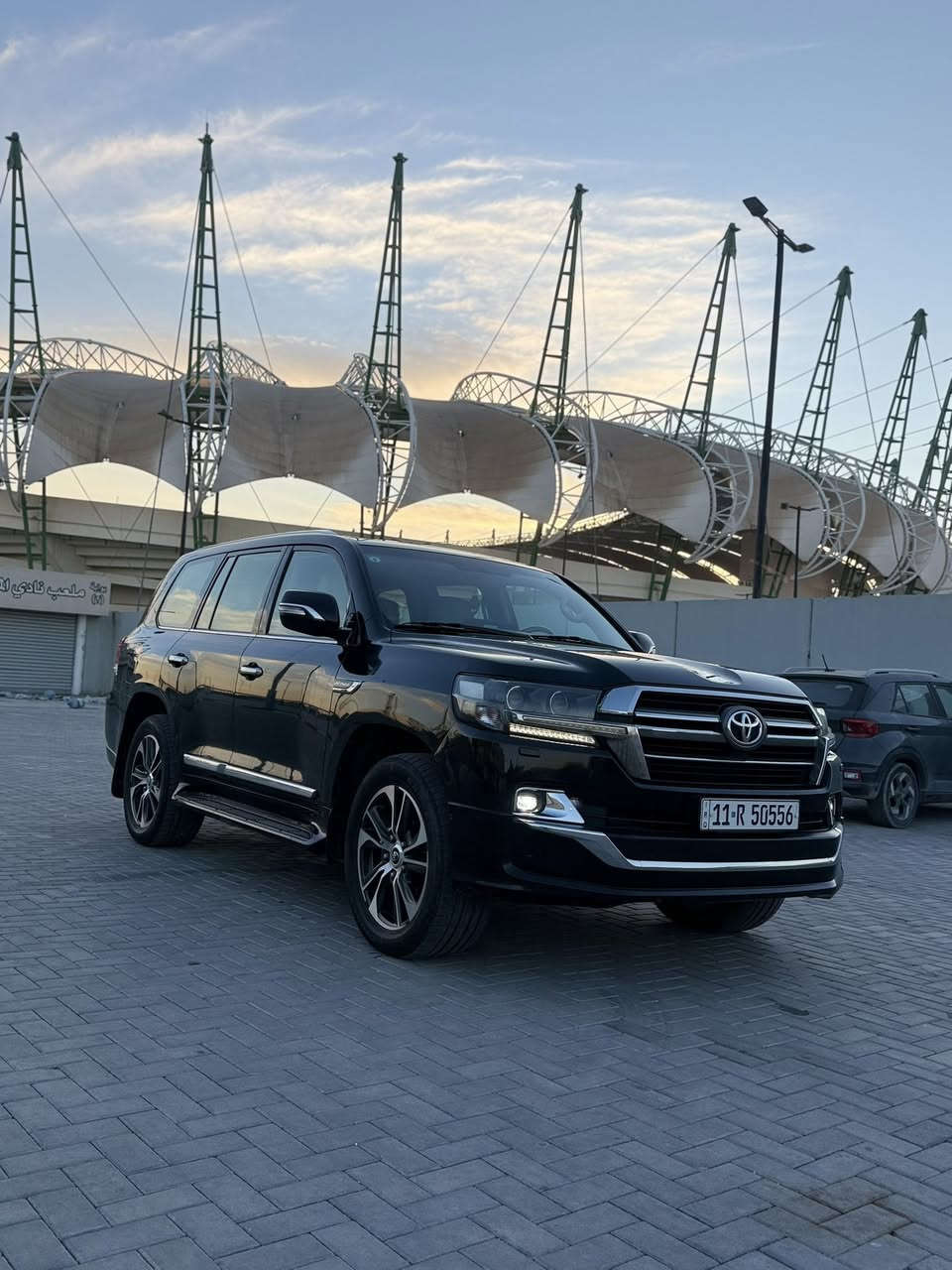 تويوتا لاندكروز GXR موديل 2020 ساز باب اول كراند تورنك نظيفة جداً رقم بغداد الجديد بأسمي لون اسود مغلفه ppf كامل مكفولة كفالة عامة 

🟩 السعر  _ 560 بيع مستعجل جوة سوق 

عداد المسافة : 120 الف كيلو حقيقي السياره بوضع الزيرو 
فول مواصفات 1/1 
لون اسود مغلفه ppf كامل

1- فتحة 
2- بصمة 
3- كراسي كهرباء 
4- كشنات جلد
5 -  3 شاشات كبيرة بلاد ام الترحيب
6- حساس خلفي وامامي 
7- جنطة كهرباء ( جكات )
8 - تحكم ستيرن جهتين
9 - مري شفط 
 10 - تشغيل عن بعد 
11 - اشاير ترحيب
12 - كشنين كهرباء 3 دكم 
13 - حساسات امامي وخلفي 
14 - شاحن لاسلكي( واير ليس ) 
15 -  8 ايرباك 
16 - دبل ماوس 
17 - اربع كامرات محيطيه 360 درجة 
18 - طفاية 
19 - ثلاجة 
20 - لايت زنون كشافات
21 - كروز سرعة 
22 - تحكم كهربائي بلمري 
23 - ويل كب كروم حجم 20
24 -حجم المحرك: 6 سلندر 4000
25-ميموري
26 - بصمات عدد 2
27 - نظام EST 2nd
28 - نظام ABS
29 - زراكات لايت
30 - شاشة ليزيرية
31- دشبول لگزز
32- اشارة لگزز
33- مري قابله للطي مع الرجوع
34-دوسات ليزريه علامة لاندكروز 
معروفه مواصفات الساز  
مكان السياره: البصرة 
السعر 560 ورقة 
للأستفسار
***********
