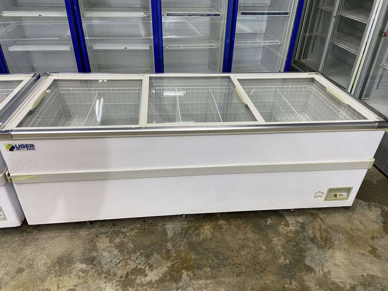 البيع الشراي يتصل مجمده قطعتين مستعملاه شهر فقط مكاني بغداد العبيدي ابشرط ضمان تركي اصلي ابو حاسبه ***********
