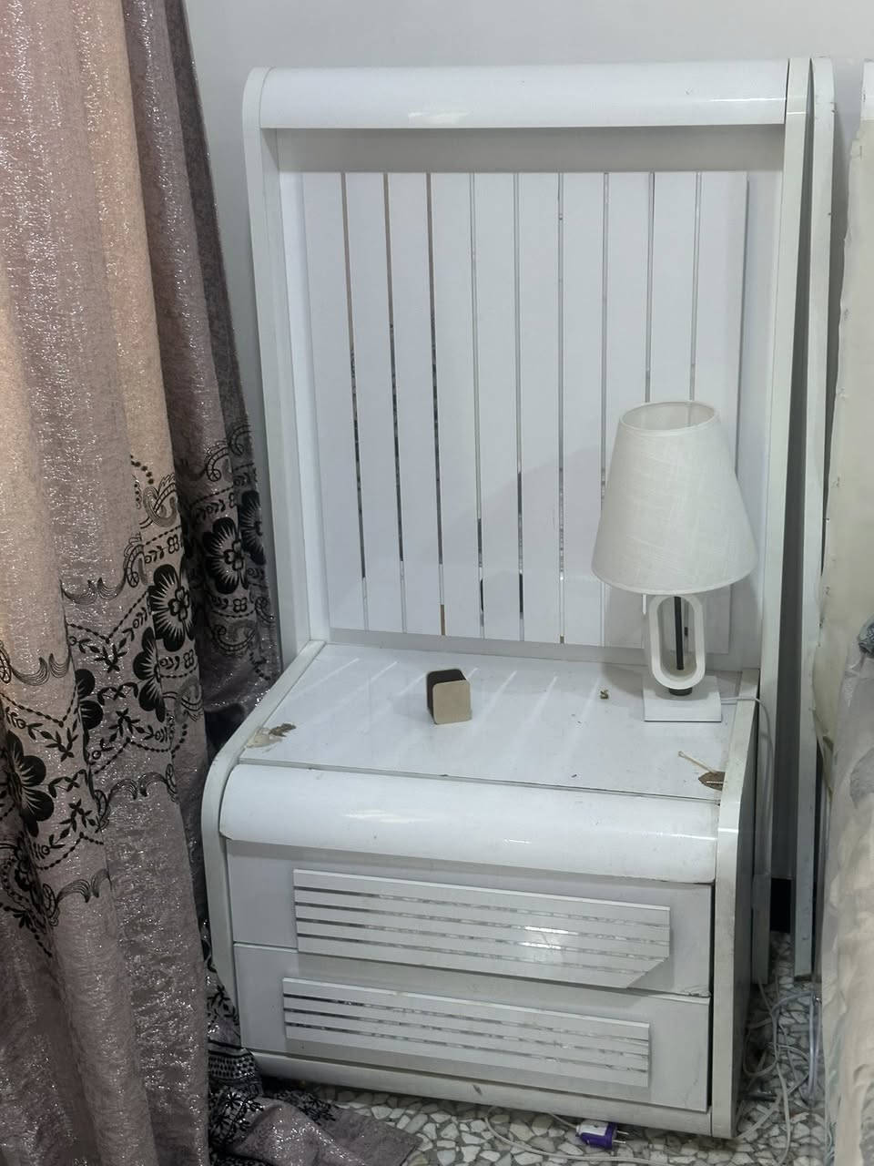 سلام عليكم غرفة للبيع 7قطع تركية سعرها 400وبيها مجال قليل مكاني نجف
***********
