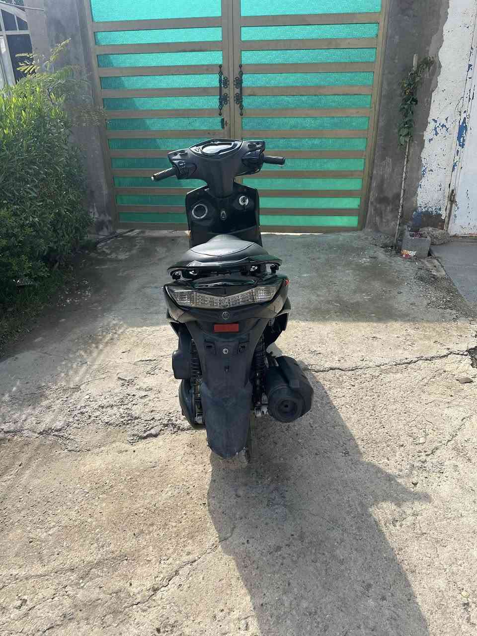 للبيع   او مراوس PCX  سكنس لد دراجه فول نضافه بدون نقص تشغل وتتوكل لهلك ***********
