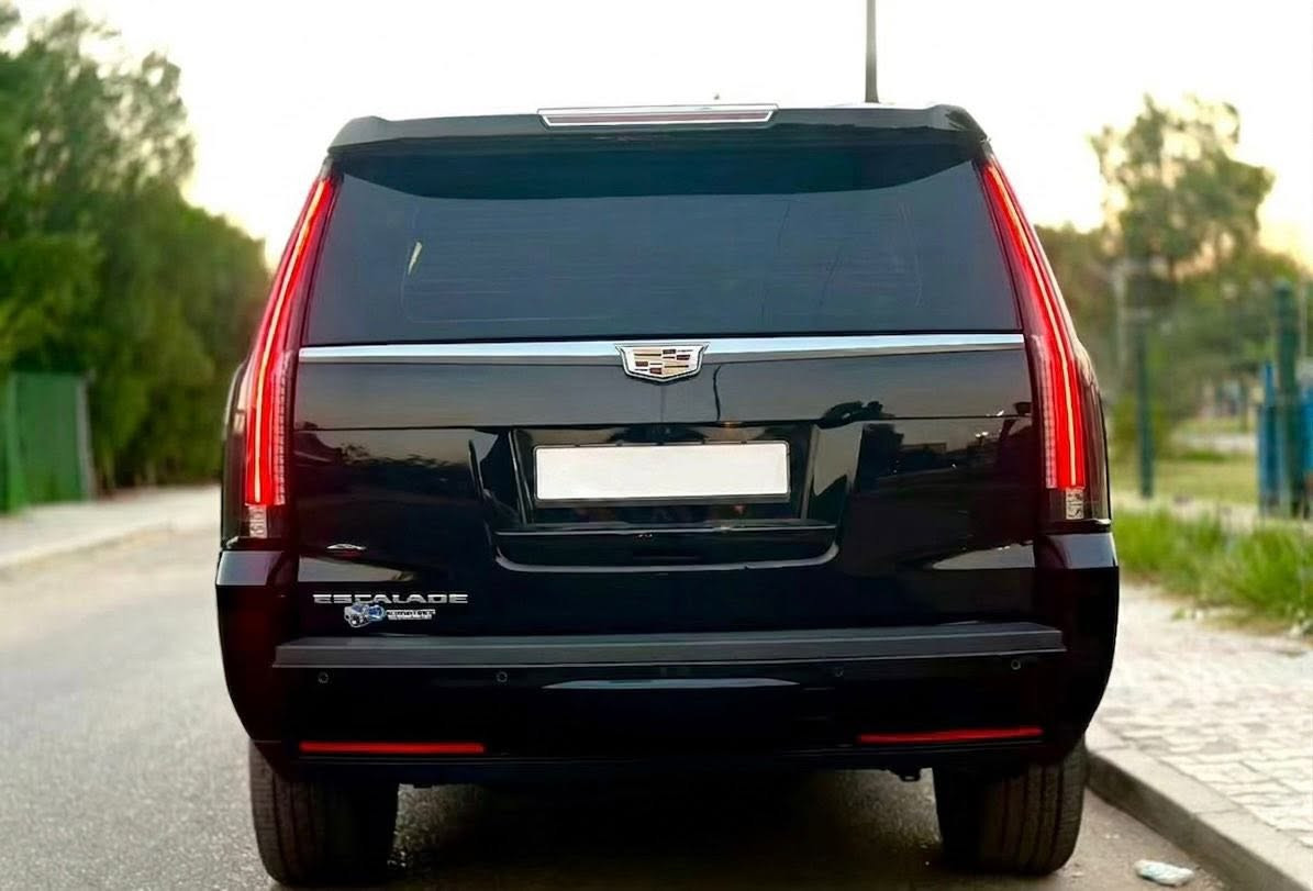 للبيع كاديلاك اسكاليد وكاله المنصور  فئة بلاتينيوم اعلى مواصفات vip داخل زعفراني موديل 2020

السيارة خليجيه مكفوله كفاله عامه السياره بحاله الجديده 
 عداد المسافه ٣٩
رقم اسليمانيه بأسمي تحويل مباشر 
مكان السياره بغداد المنصور 
للاتصال /  ***********
