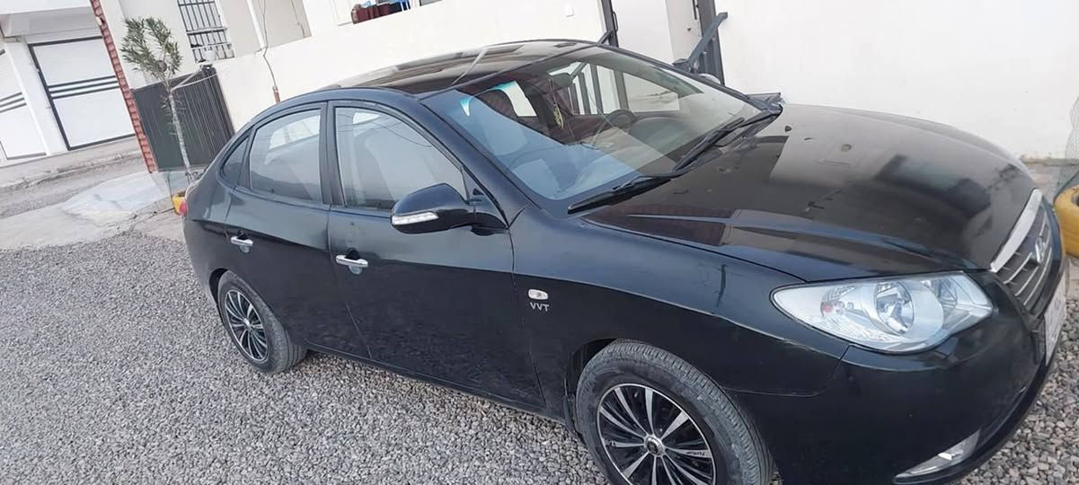 بەناوی خودای بەخشندەی میهرەبان
هۆندای ئاڤانتی بۆ فرۆشتن 
بڕاوەی دوبەی 
مۆدیل 2009
سوکان ڤۆلیوم و تەبرید لەمس
کوشن جڵد و هیتەر و حاسە 
خایس و ڕزیوی قەترە پێوە نیە 
پێش و پشتی کەپسە و هیچ لێدرانی نیە
 برێکی بەستراوە و ئەی بی ئێس بەشەرت
سەیارەکە تابڵێی توندو تۆڵە
گێڕو مەکینەی بەشەرت
مەکینە بچوکی دکشن بەرز
هەیکەلی زۆر جوانەو لوسە 
چوار تایەو ویلی لۆکی لەژێرە
سەقفی  بێ بۆیاغە
بەکورتی و پوختی ماڵی دۆستە 
سعری 46 و معامەلەیەکی برایانە
 شوێن ڕانیە ..
ژ.م. *********** یان ***********
کۆڕەک واتس ئەپی لەسەر 
مەسجیش کراوەیە.. رانية, السليمانية
