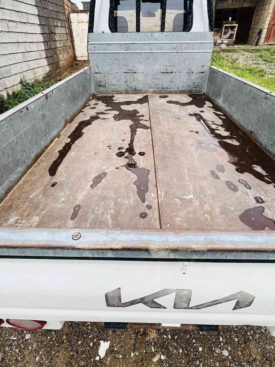 ﮼السلام عليكم غلاف بودي حديد ثقيل شغل كركوك حيل نضيف بس بي زنجار السعر 120 وبي مجال للاستفسار ***********
